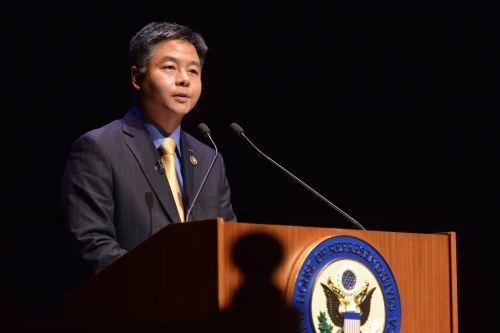 [新聞] 美華裔議員講自身移民史回擊傑布詆毀亞裔