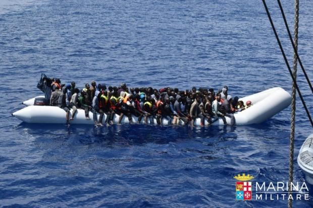 [新聞] 移民潮不斷意大利一天救起2300人